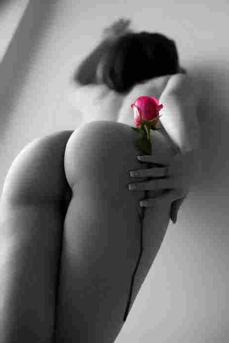 25P Art sex in black and white