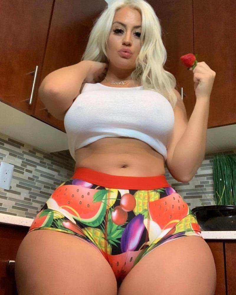 25P Wide Hips - Amazing Curves - Big Girls - Thick Body - Fat As