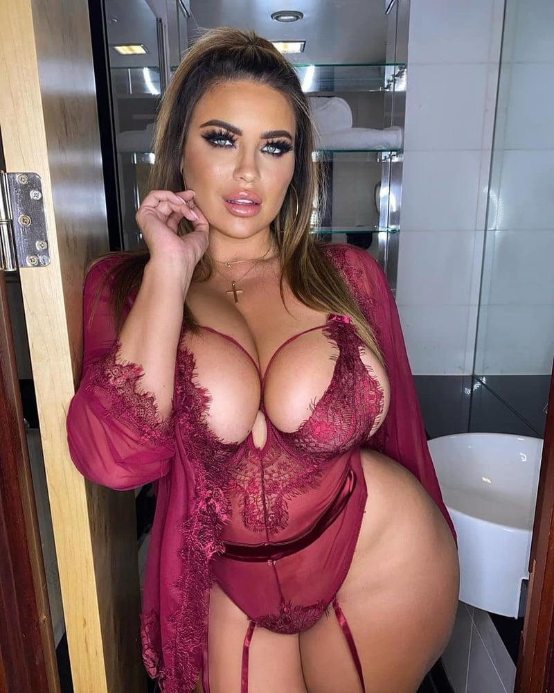 25P Wide Hips - Amazing Curves - Big Girls - Thick Body - Fat As