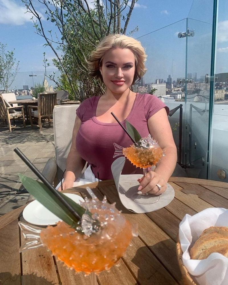 25P Wide Hips - Amazing Curves - Big Girls - Thick Body - Fat As