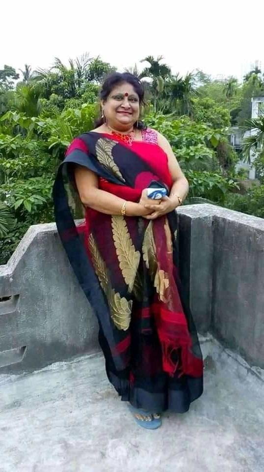 25P Sexy aunty
