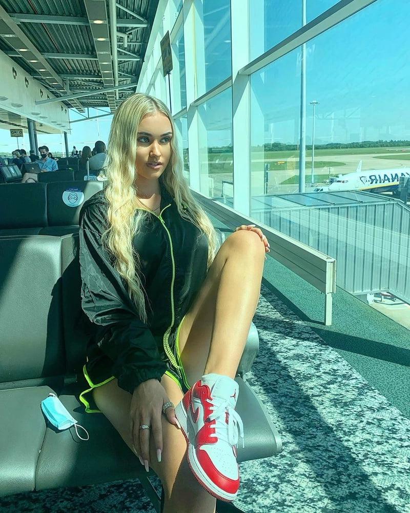 25P Snowbunny Blonde Model