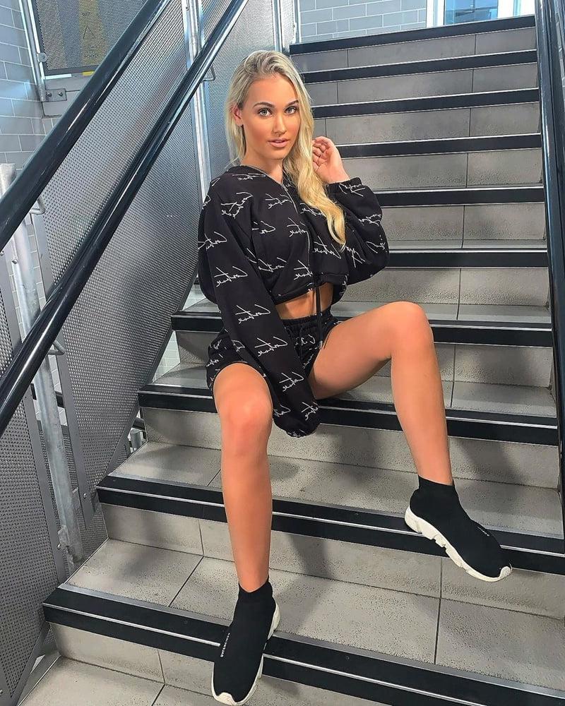 25P Snowbunny Blonde Model