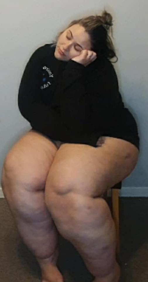 25P Fat Chicks With Deceptively Thin Faces 22