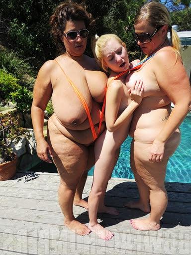 25P Fat Chicks With Skinny Friends 4