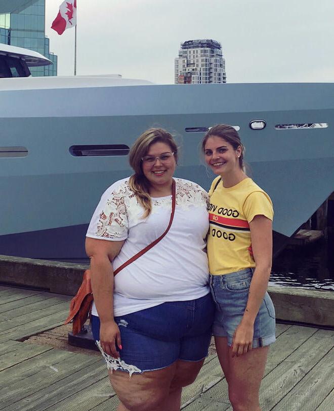 25P Fat Chicks With Skinny Friends 4