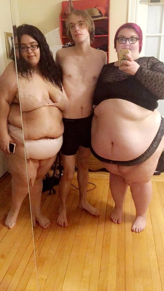 25P Fat Chicks With Skinny Friends 6
