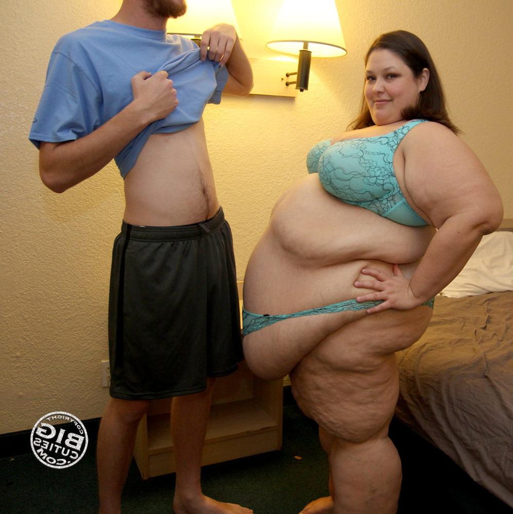25P Fat Chicks With Skinny Friends 6