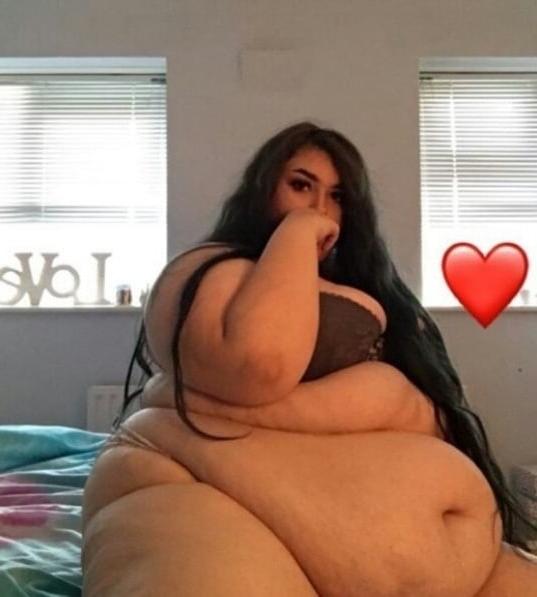 25P Fat Chicks With Deceptively Thin Faces 23