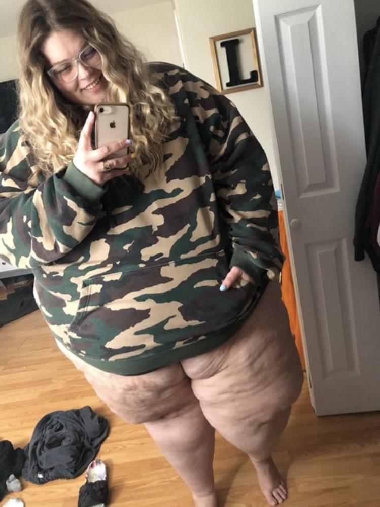 25P Fat Chicks With Deceptively Thin Faces 23