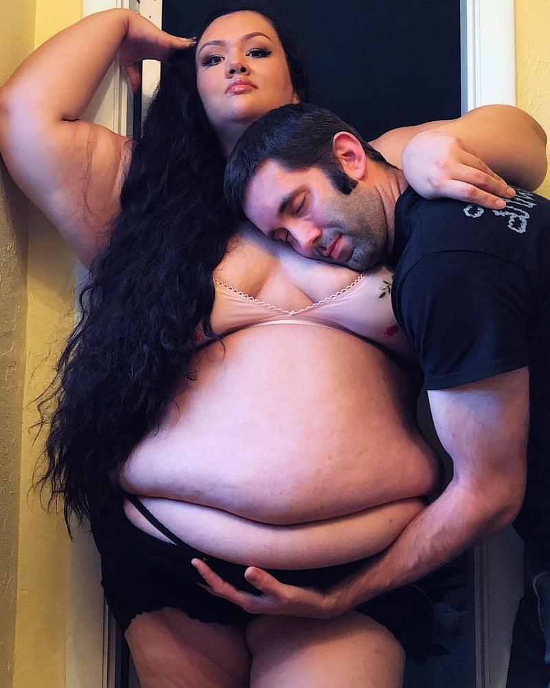 25P Fat Chicks With Skinny Friends 3