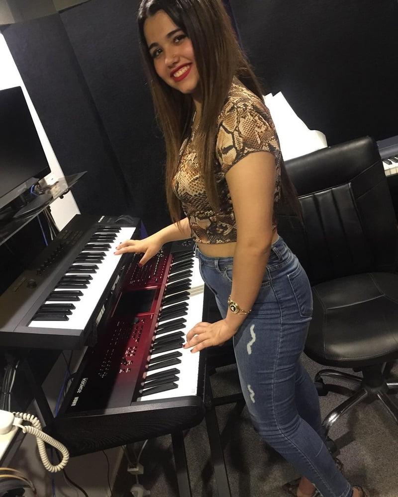 21P Arabian Sluts 569