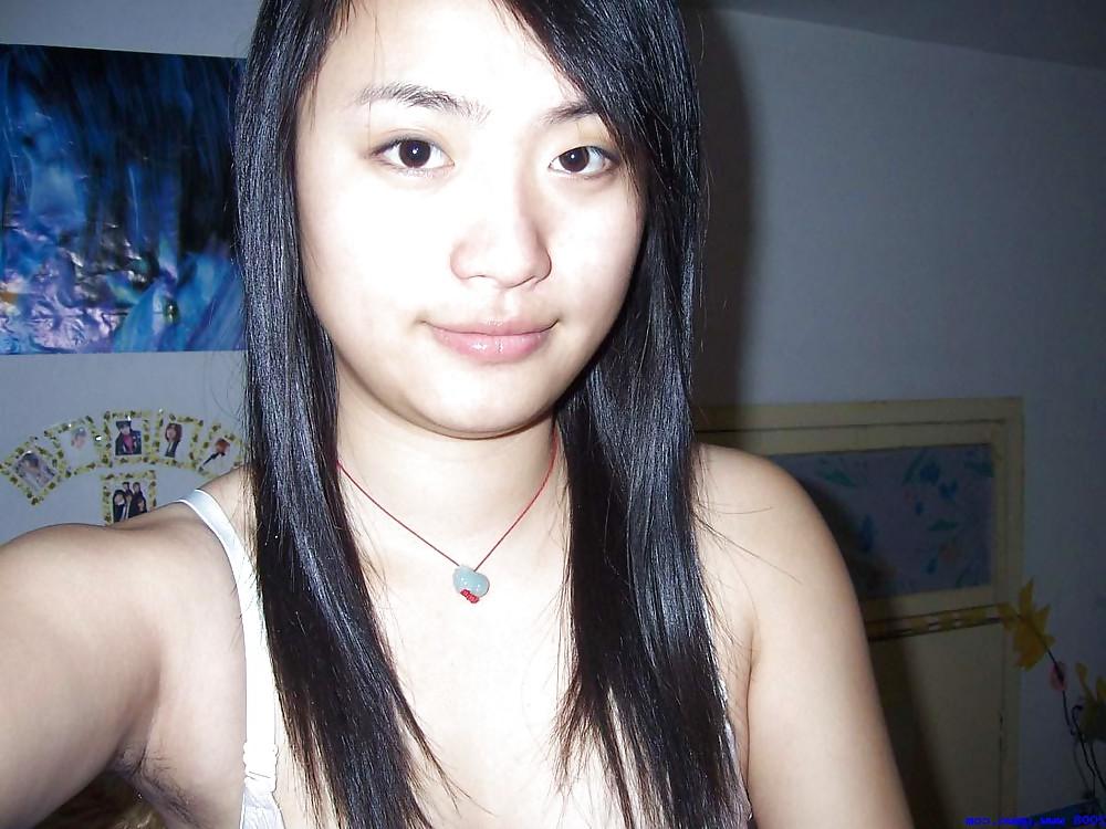 25P Japanese and Chinese girls with hairy armpits