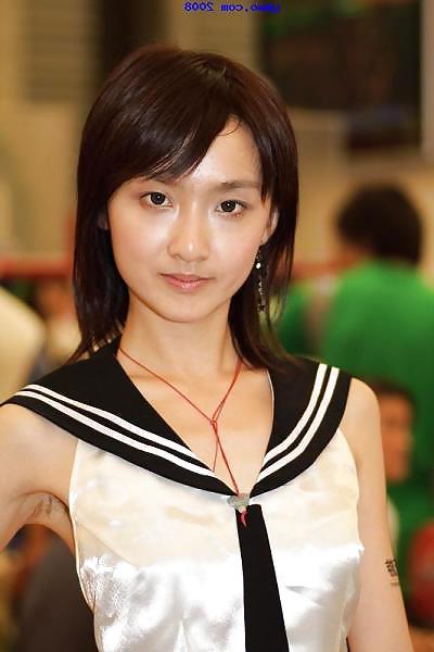 25P Japanese and Chinese girls with hairy armpits