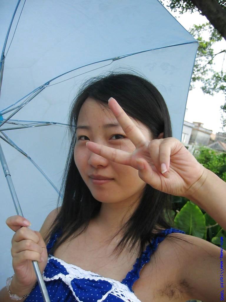 25P Japanese and Chinese girls with hairy armpits