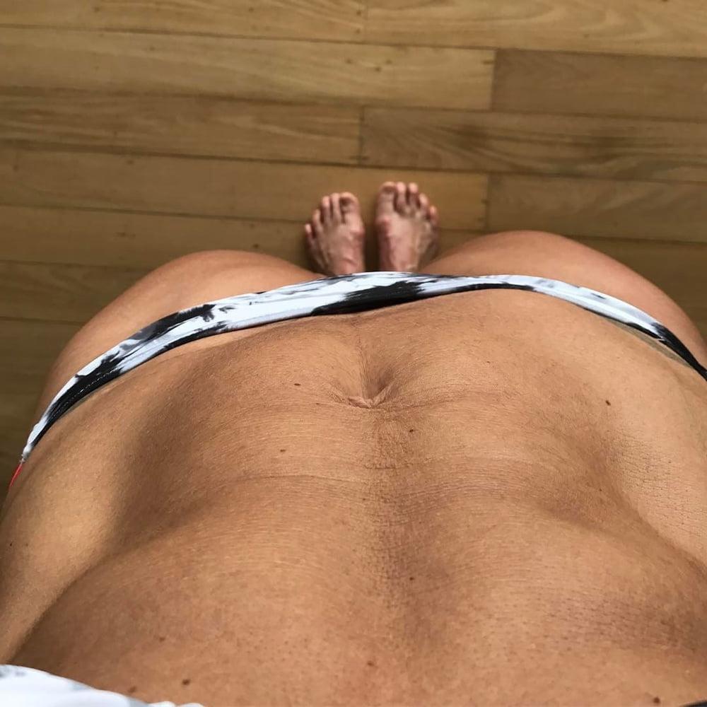 25P Davina McCall showing off her tight sexy MILF body