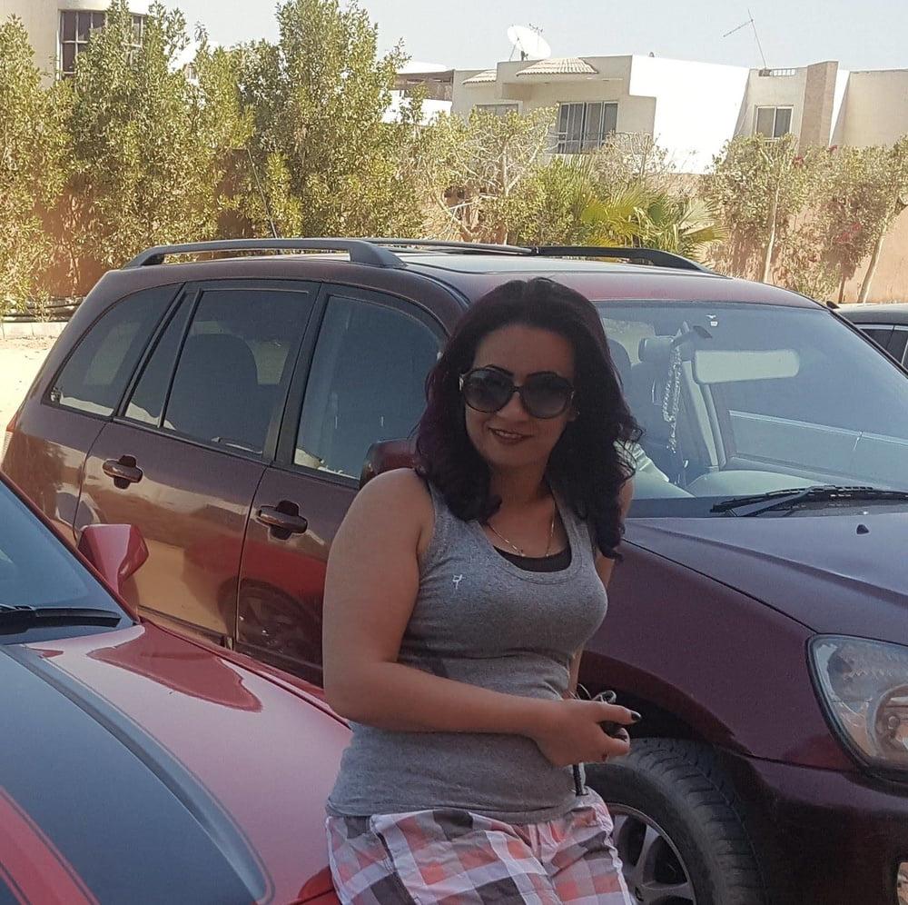 25P horny wife 6