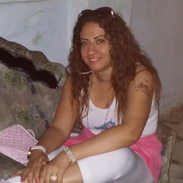 25P horny wife 6