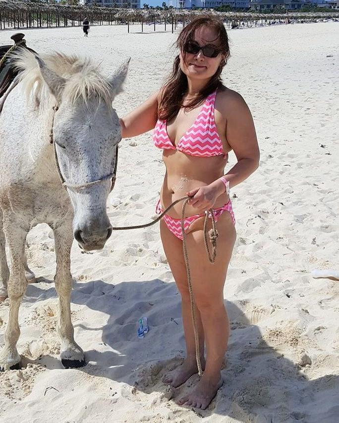 16P Alice 50 Year Old MILF Shows Off Hot Body In Tiny Bikinis
