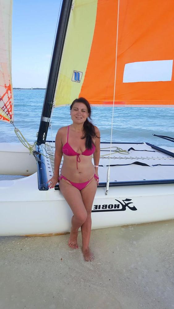 16P Alice 50 Year Old MILF Shows Off Hot Body In Tiny Bikinis
