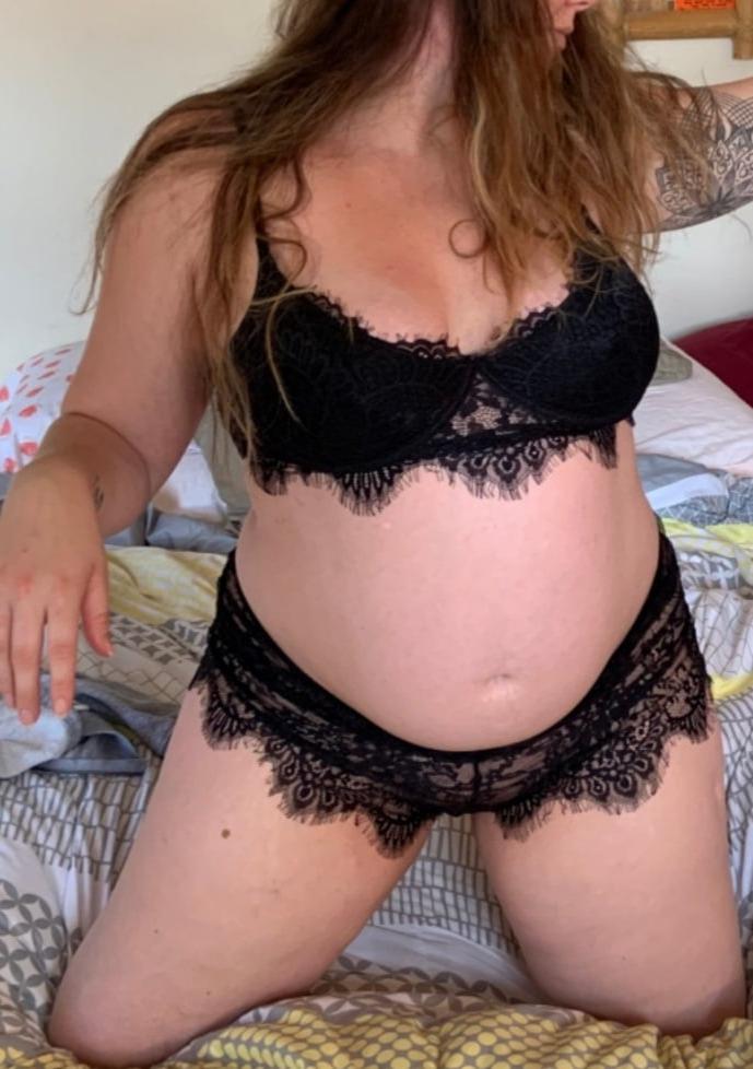 7P Preggo Wife To Share