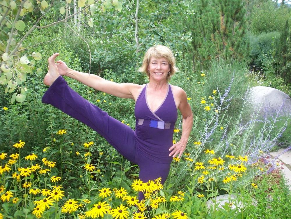 14P Yoga &amp; Ski Instructor Is a Slut