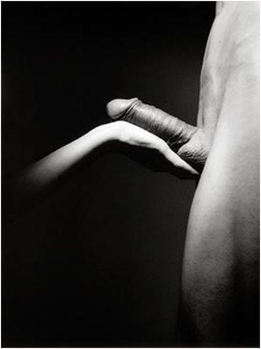 25P Erotic Art in B&amp;W