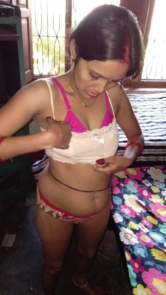 25P Traditional Married Indian Wife
