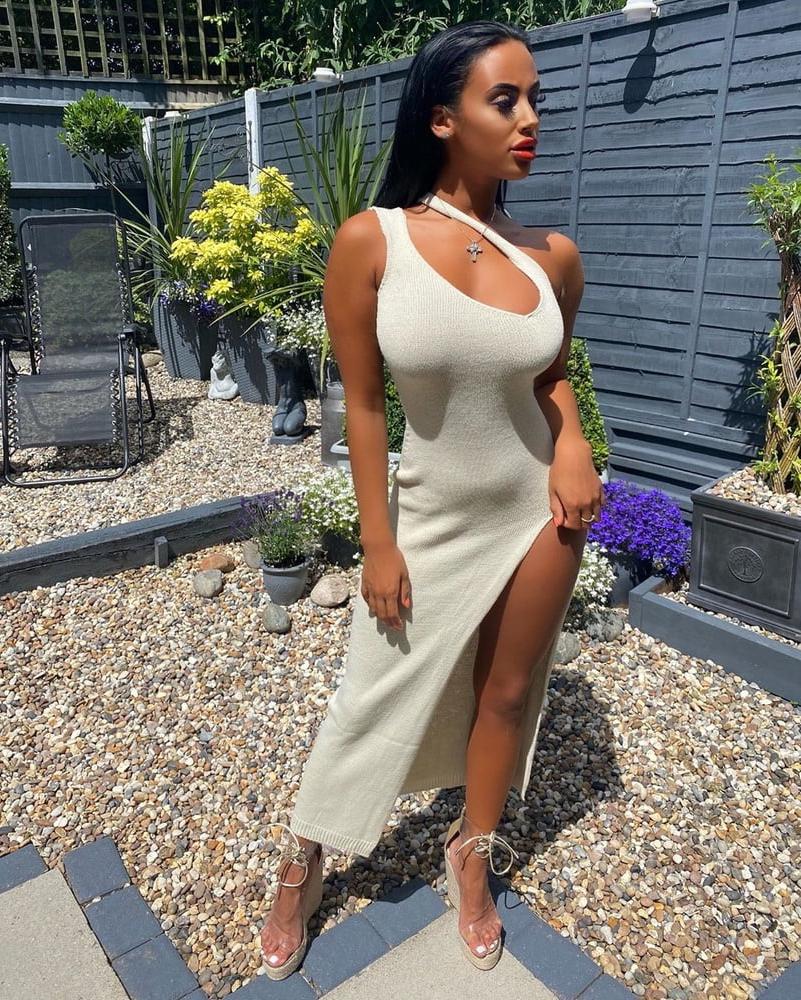 25P Curvy Brunette Slut Nice Tits &amp; Ass