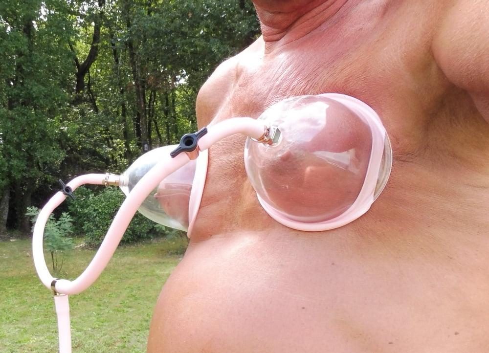 25P Pompe a seins pour avoir les memes petits seins que ma femme
