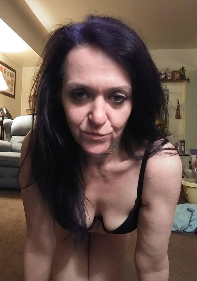 25P Hot Babes in bra and panties plus some hot transexuals.