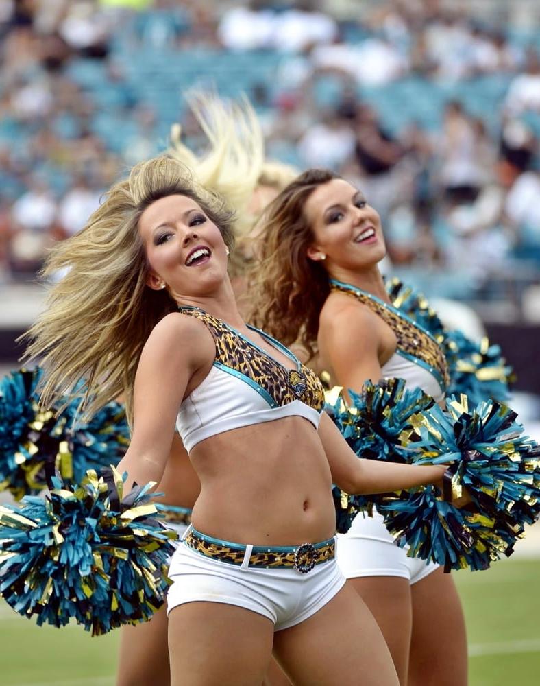 19P Professional Cheerleader Beauties