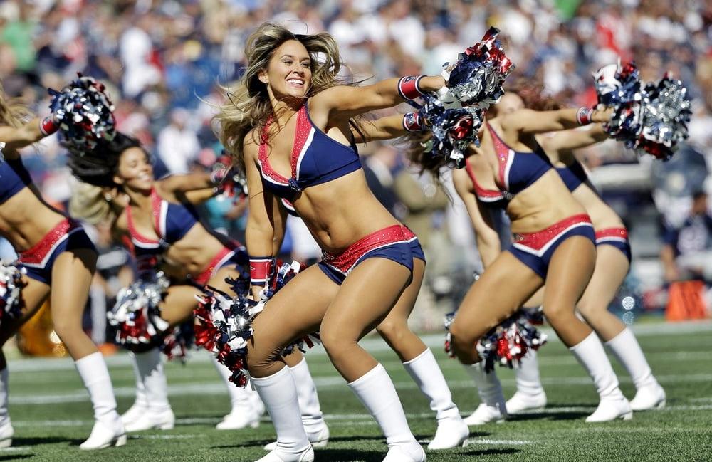 19P Professional Cheerleader Beauties