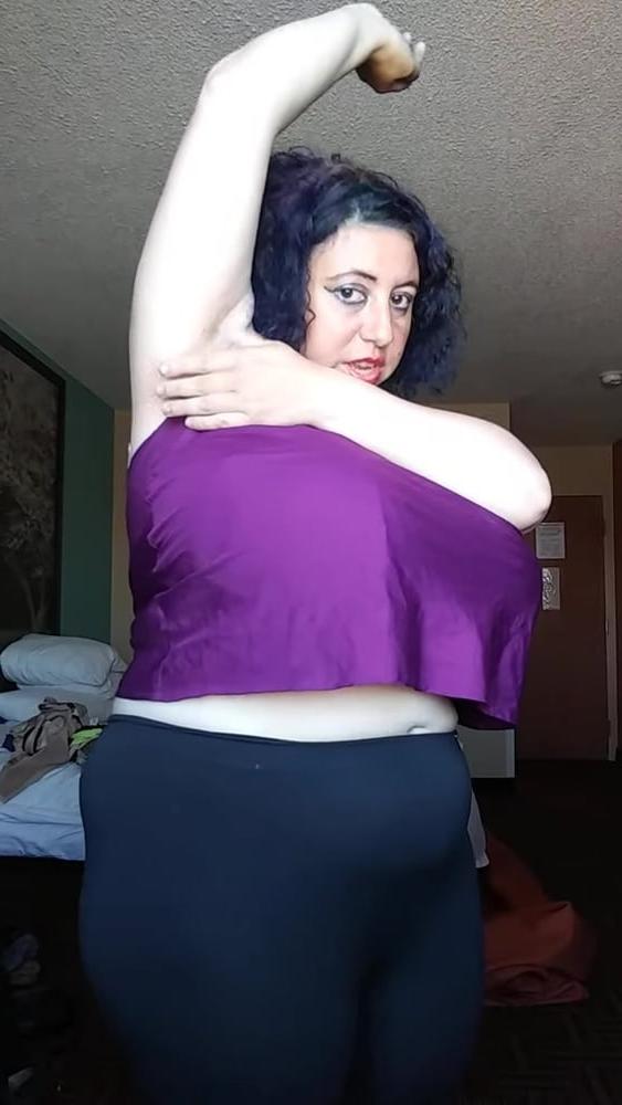 25P super boobs wife