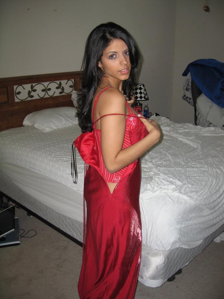 25P Curvy Brunette