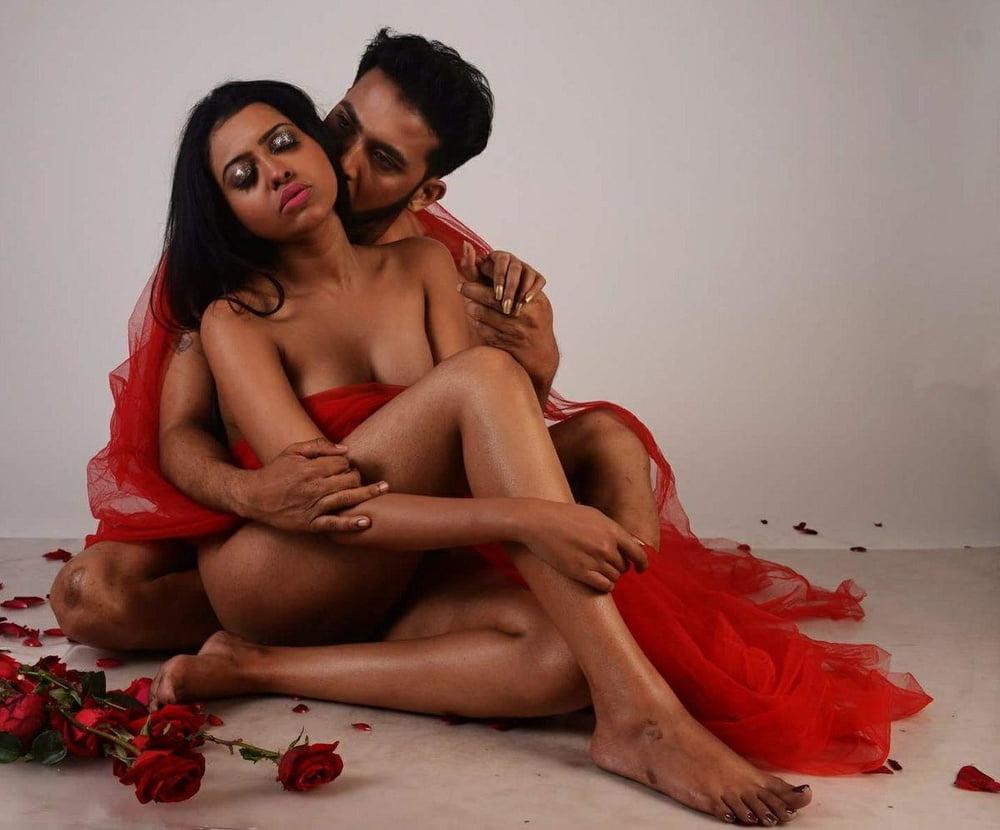 25P Model Rima Bhattacharya Bilder