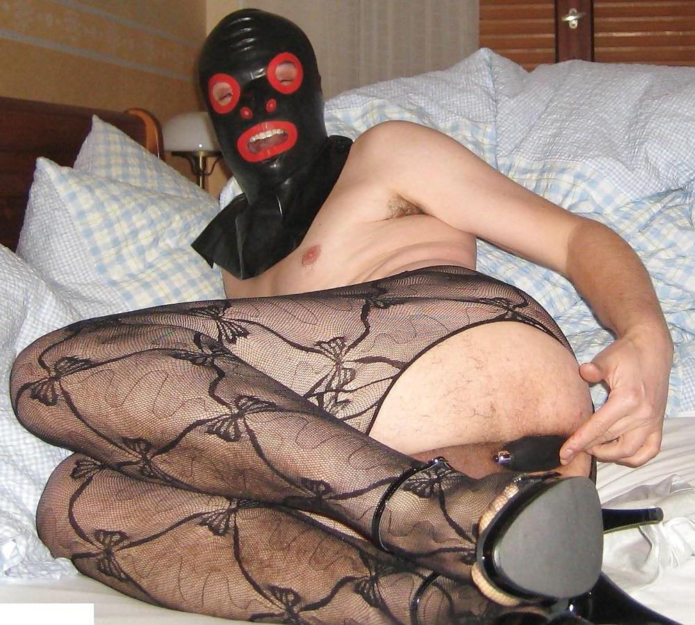 10P Masked tranny slave toying gaping anus