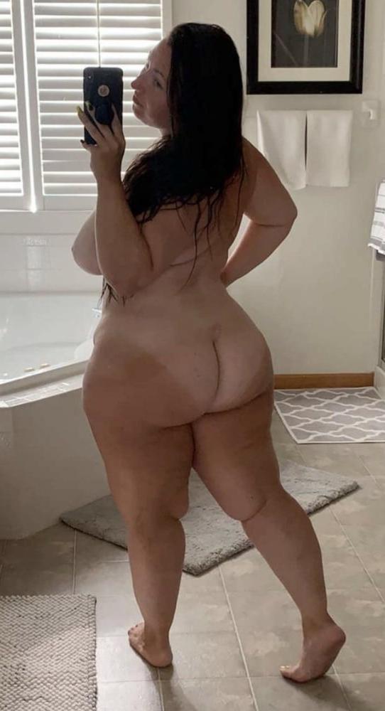 24P Model BBW tits