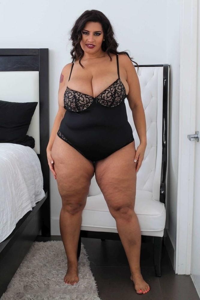 25P Wide Hips - Amazing Curves - Big Girls - Thick Body - Fat As