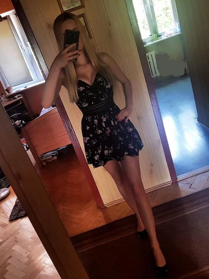 22P polish blonde model