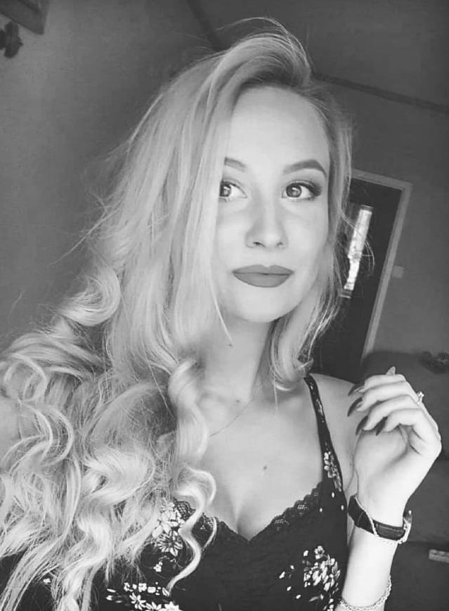 22P polish blonde model