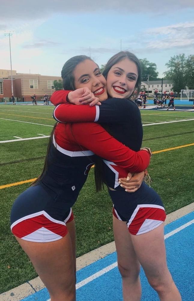 25P Hot cheerleaders