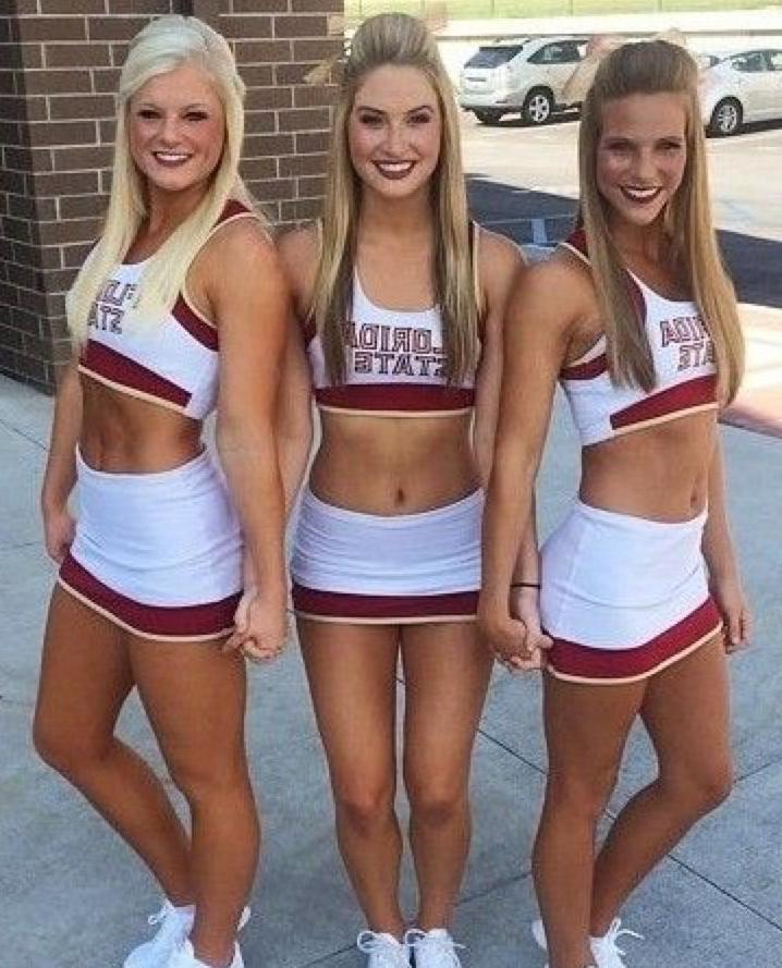 25P Hot cheerleaders