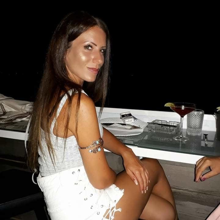 21P Greek Ioana 28yrs