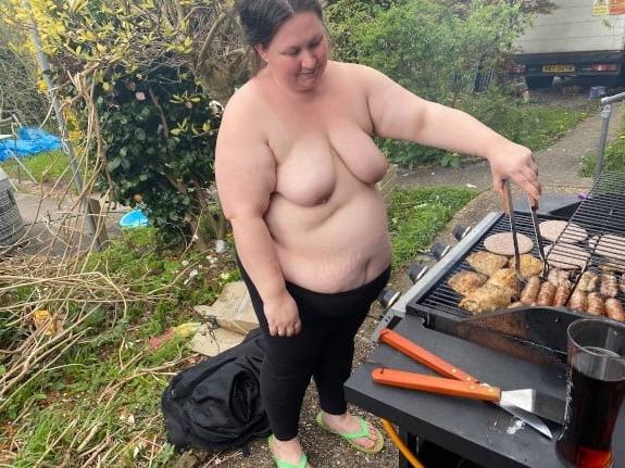 5P Cooking chubby wife
