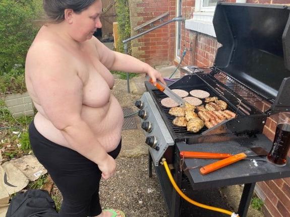 5P Cooking chubby wife