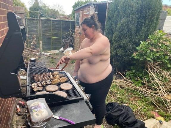 5P Cooking chubby wife