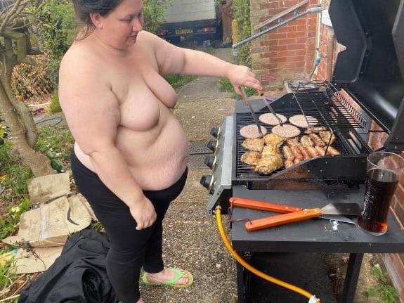 5P Cooking chubby wife