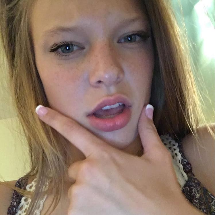25P Tight Teen Chrissy