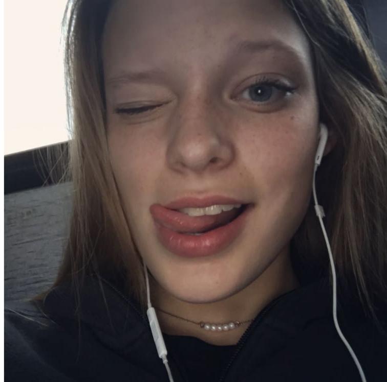 25P Tight Teen Chrissy